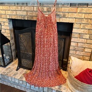 Sleeveless long print poly dress, multi, size Large, EUC